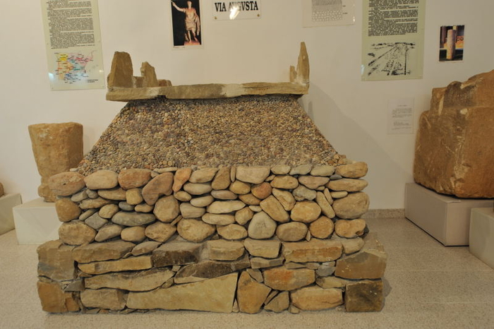 Museo Arqueológico – Etnológico Gratiniano baches