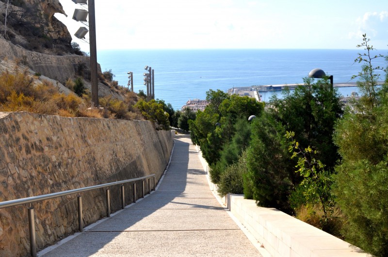 Morning out in Alicante route 3: Castle and el Barrio de Santa Cruz