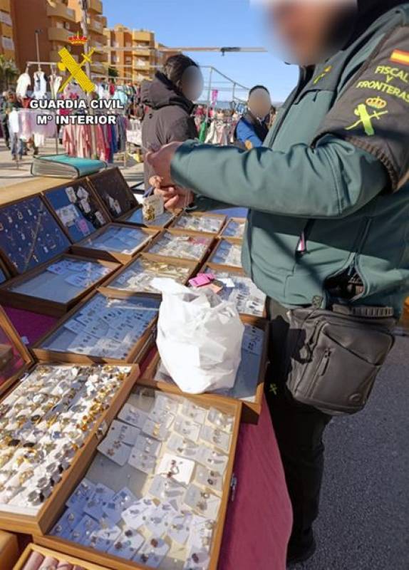 Guardia Civil seizes fake designer goods worth €116,000 at Puerto de Mazarrón street market