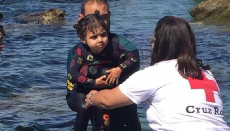 More than 100 illegal immigrants land on Murcia coast in a wave of overnight arrivals