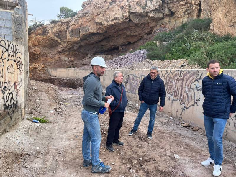 Construction begins on a new retaining wall at Águilas Castle to protect homes from falling rocks