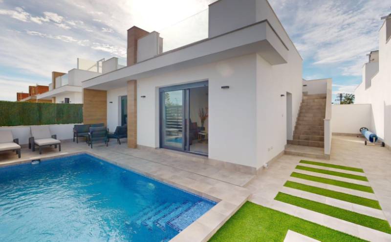 Luxury new-build villa on El Alba Resort, Roldan for only € 315,000