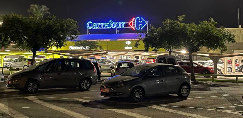 Woman's ex-partner arrested after allegedly killing her inside Murcia shopping centre